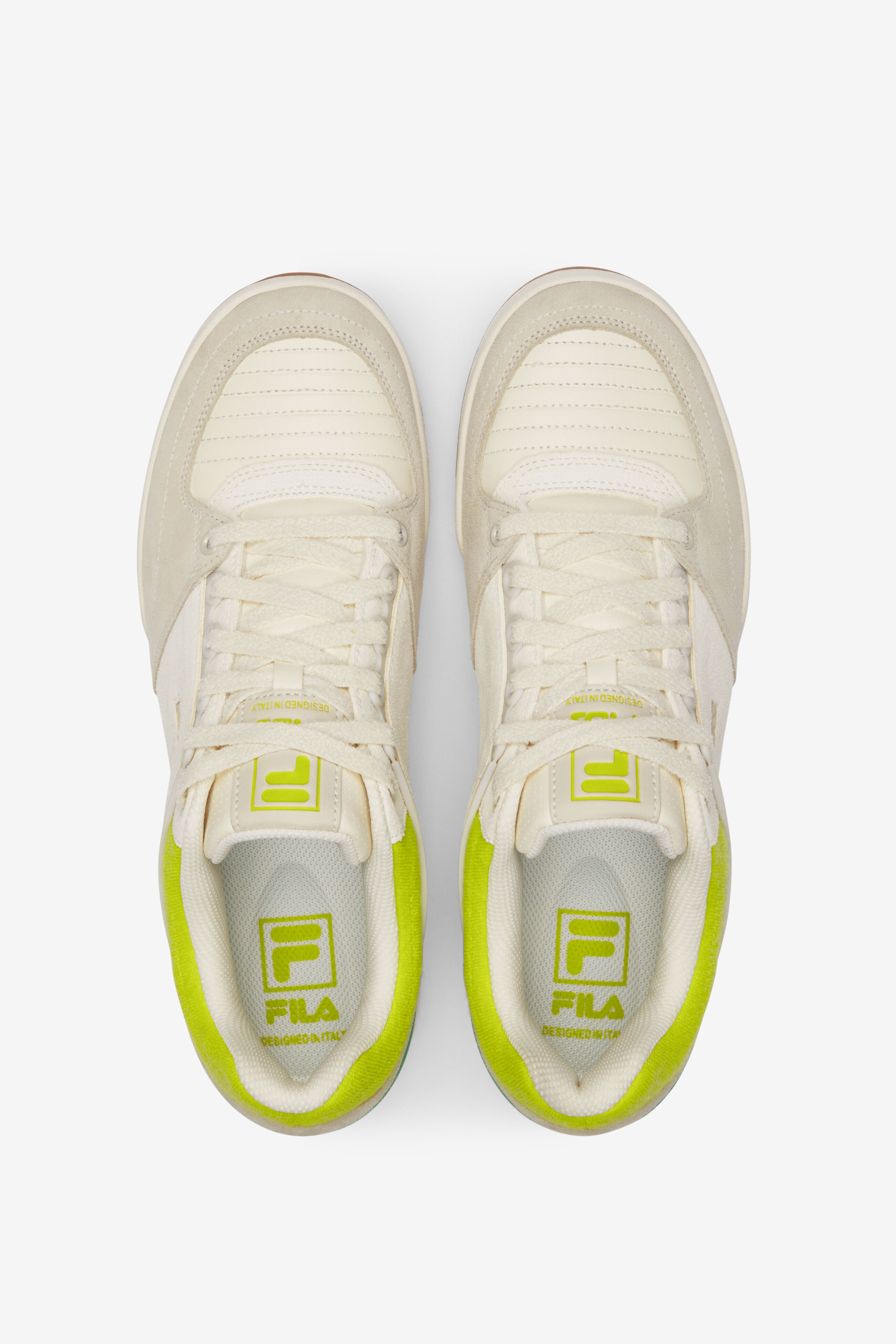Fila white sneakers outfit hot sale