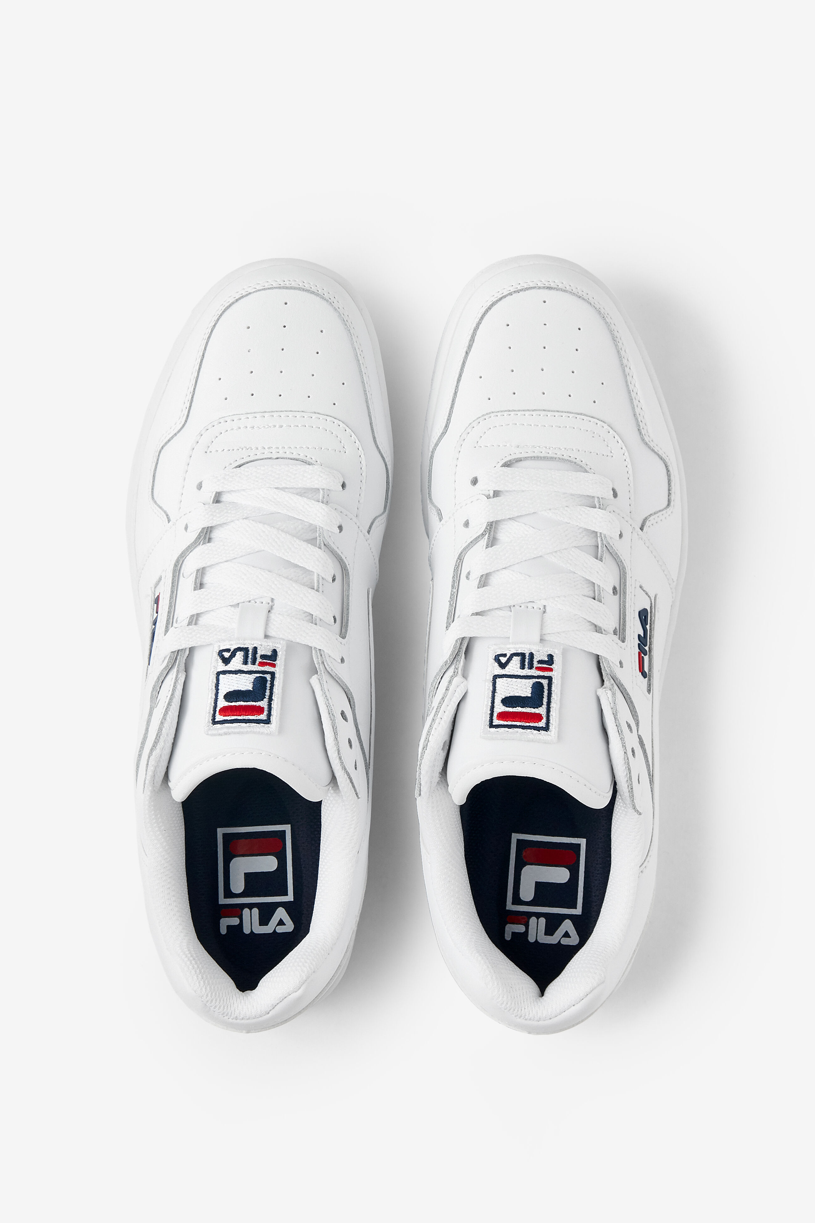 Fila snow hot sale white