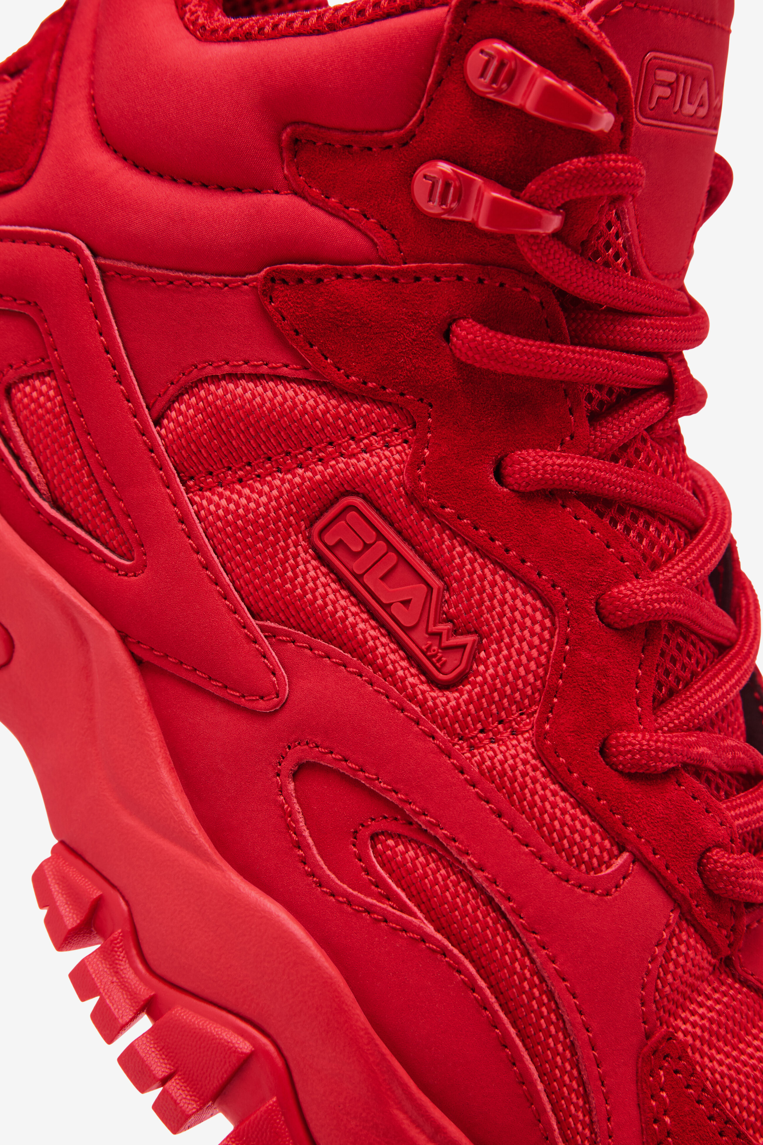 Red fila ray store tracer