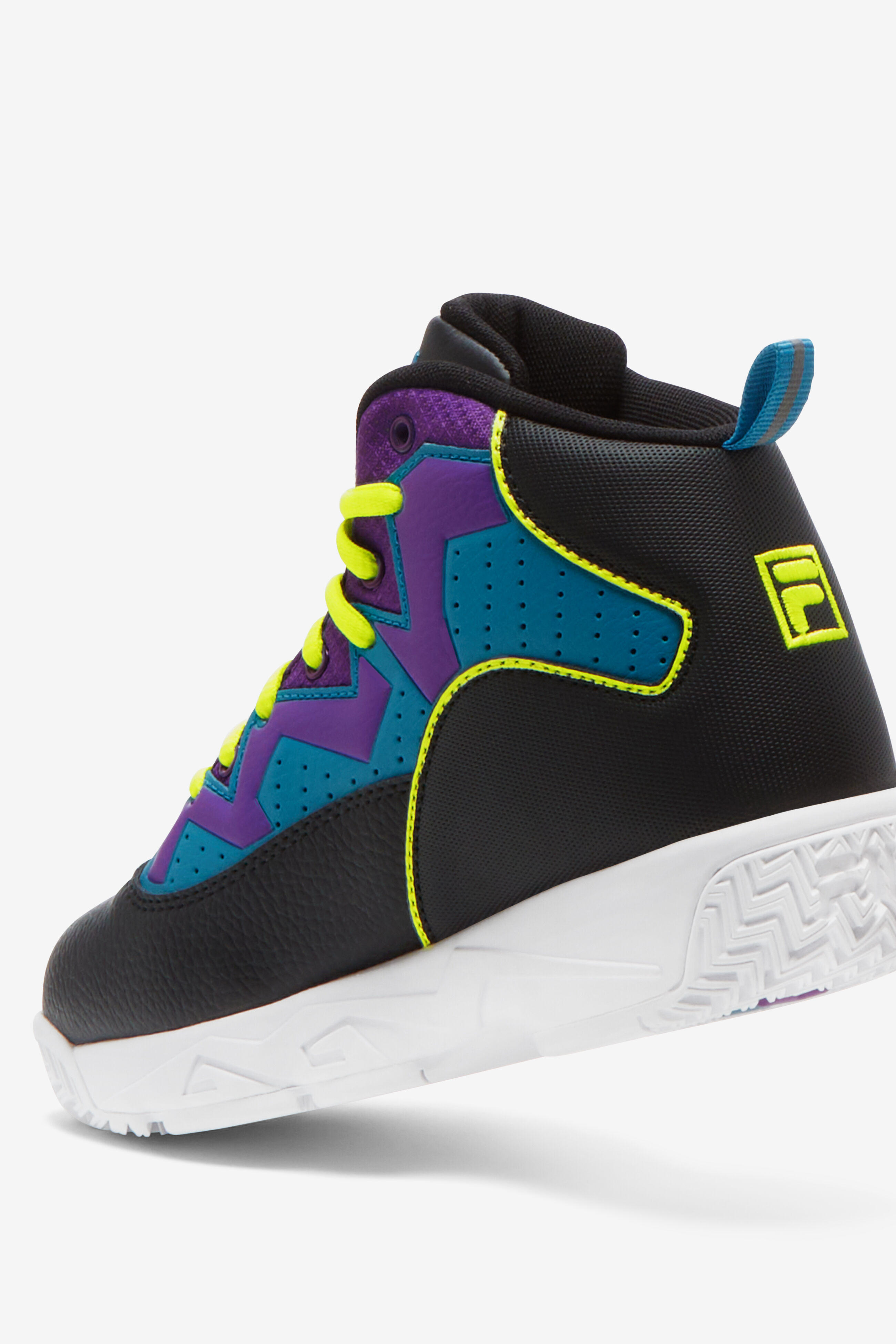 Big kids sneaker sale deals