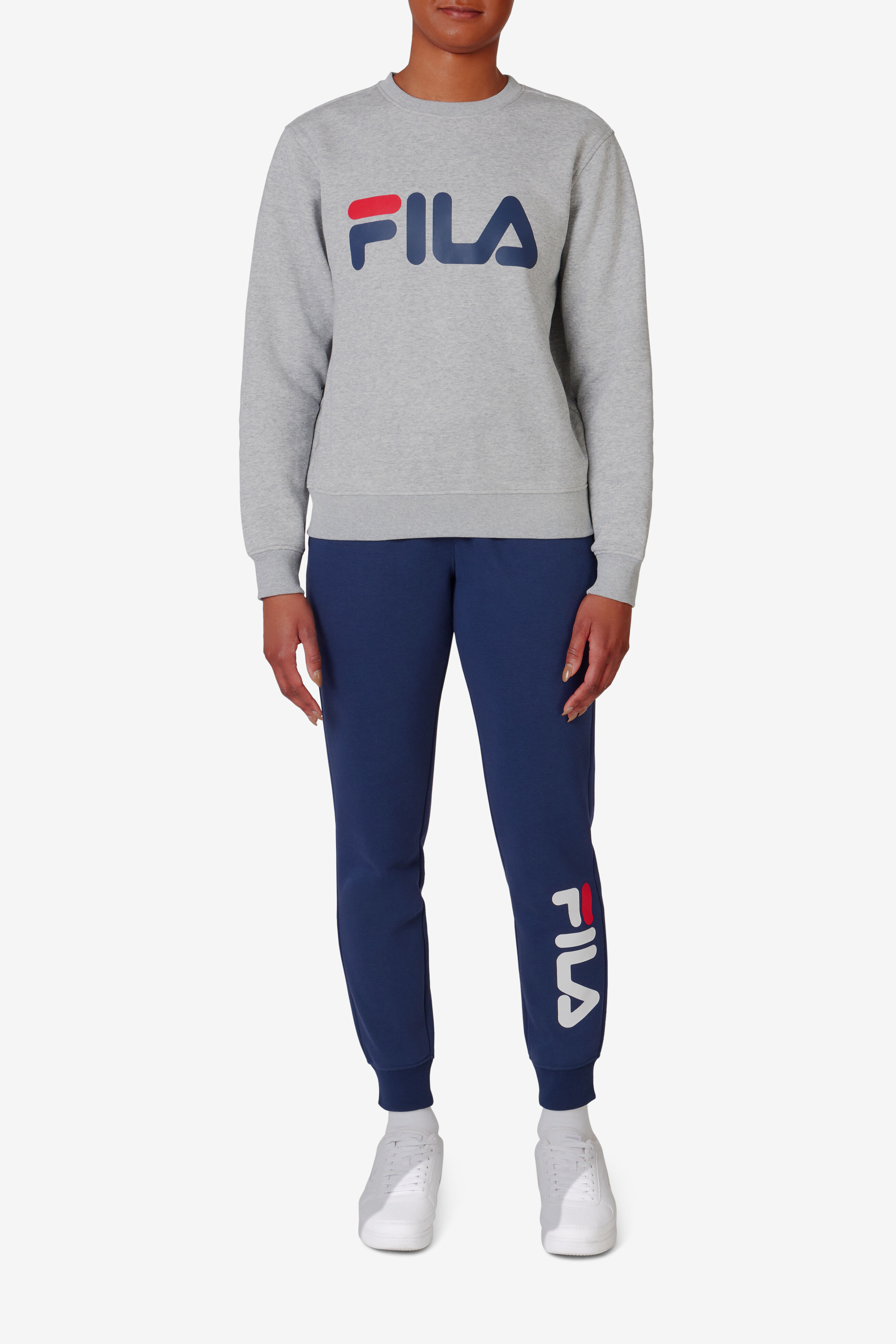 FILA Women s Classic Logo Long Sleeve Crew Shirt