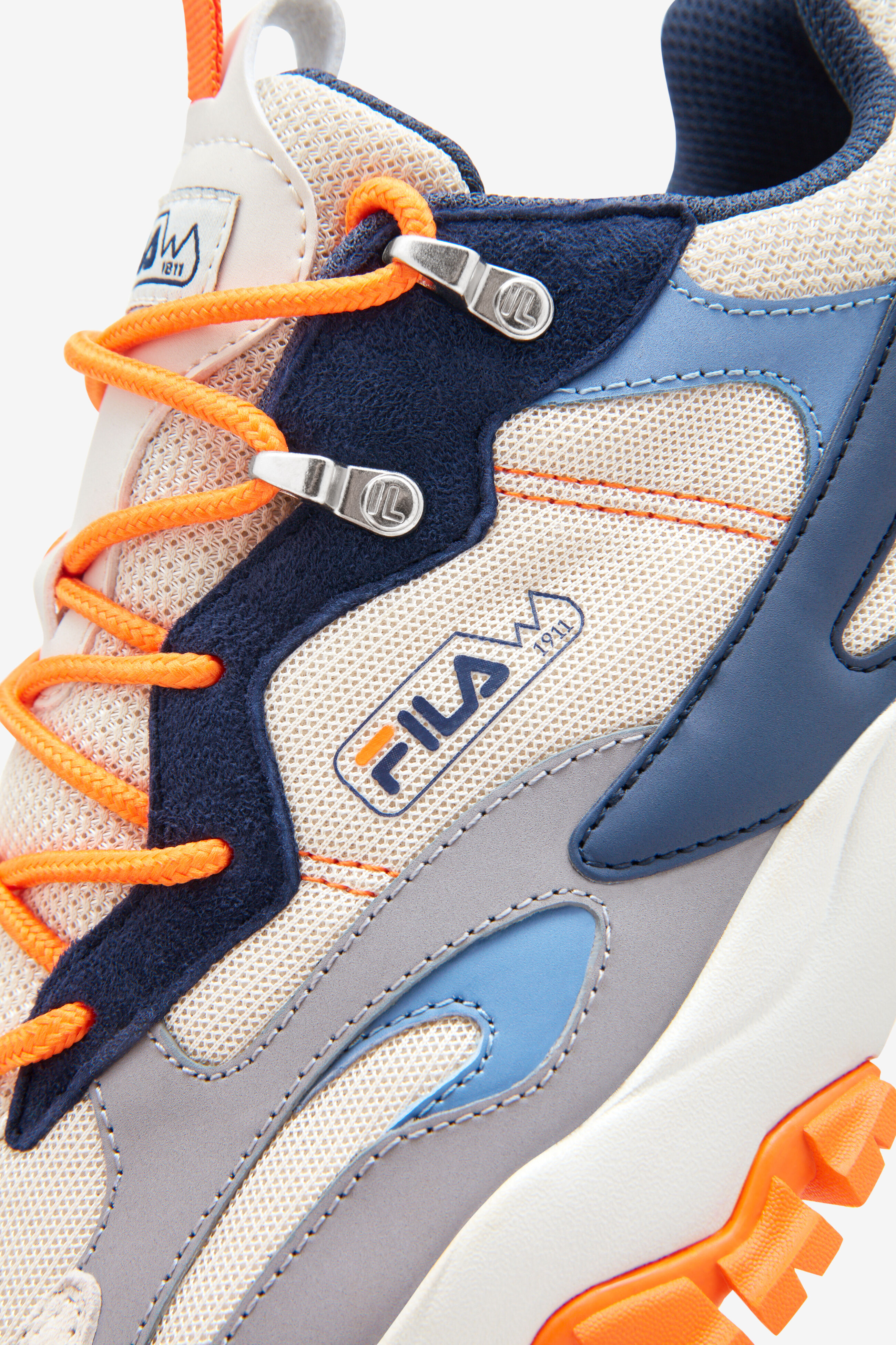 Ray Tracer Tr 2 Men s Chunky Sneakers Fila