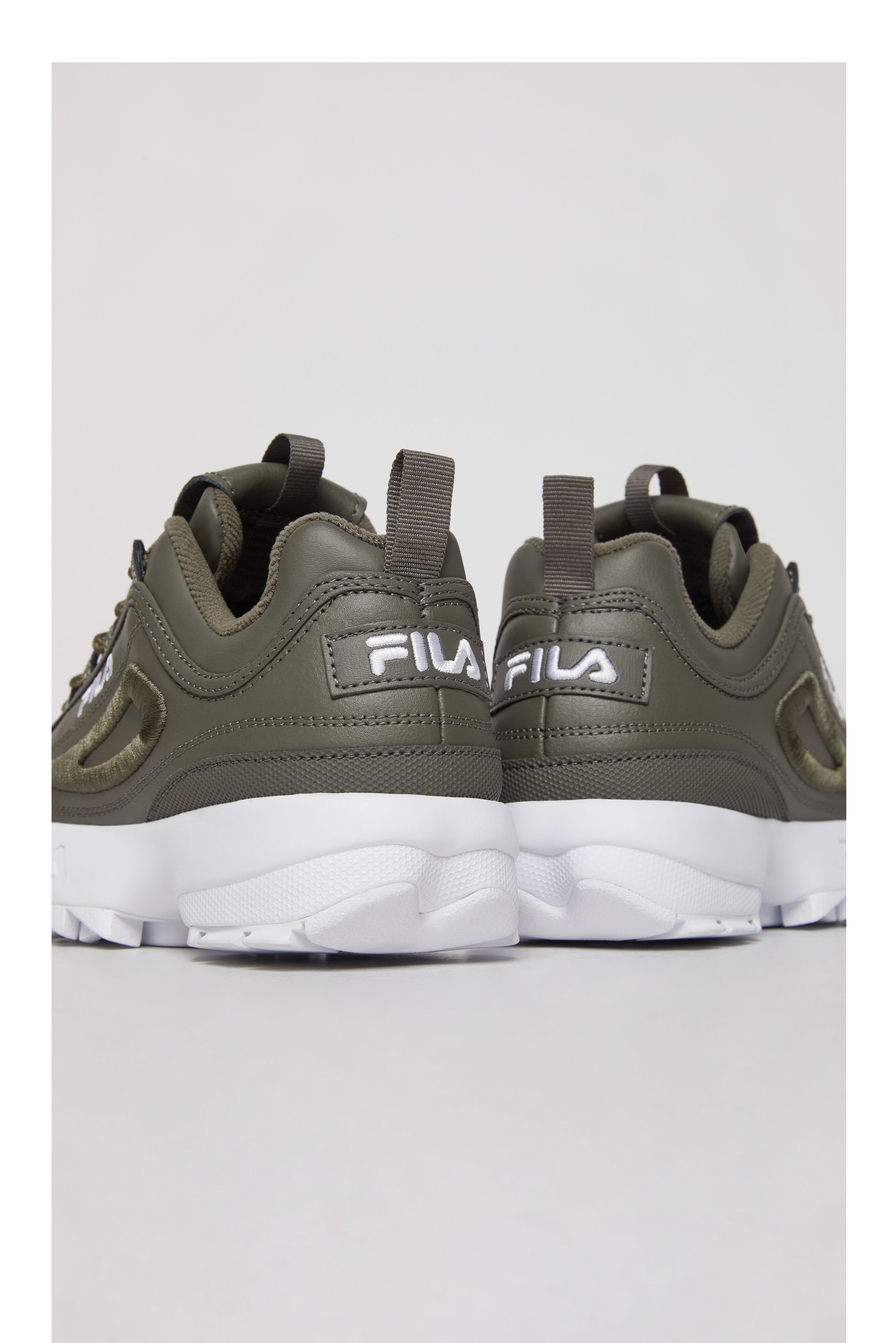 Olive green fila disruptor 2 best sale